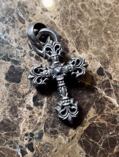Chrome hearts sale small cross pendant