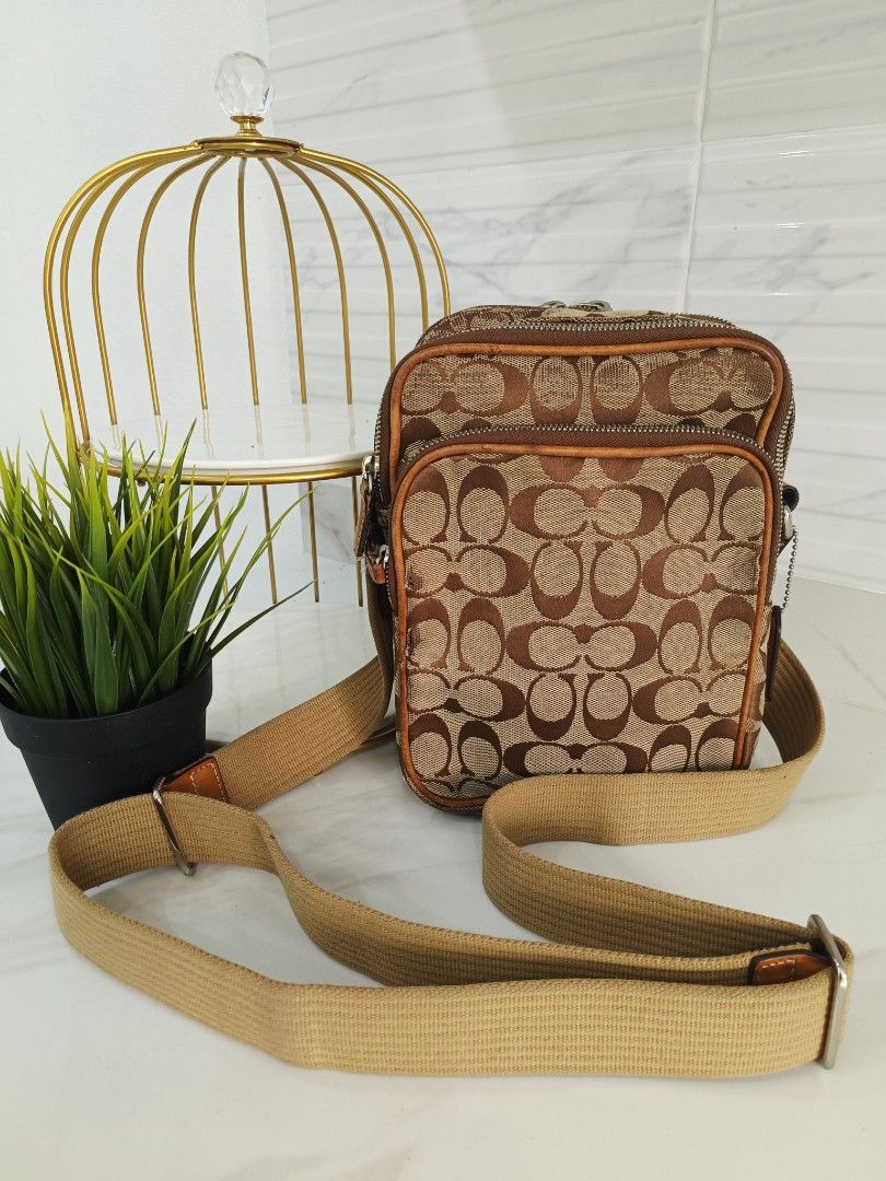 COACH AMAZON SLING BAG