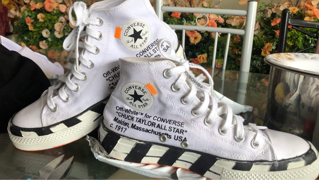 Converse off on sale white ctas 70