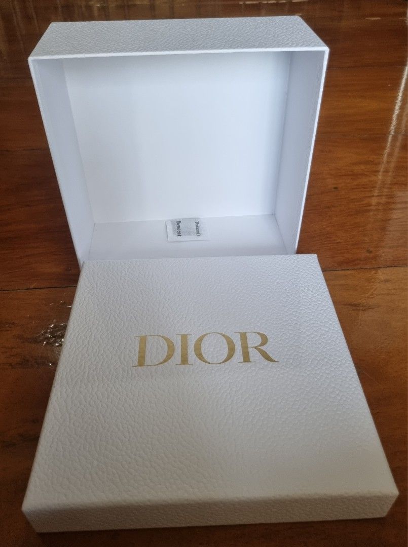 DIOR BOX (Category: Luxury Bags & Wallets) located in Makati City. Submitted by cashfrancefashioncosmetics_ph (Listing ID 1255589481, Image 2). Description: COLOR WHITE SIZE : 8 INCH.