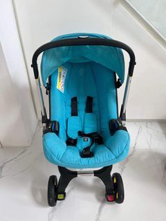 Doona Car Seat and Stroller (BLUE)