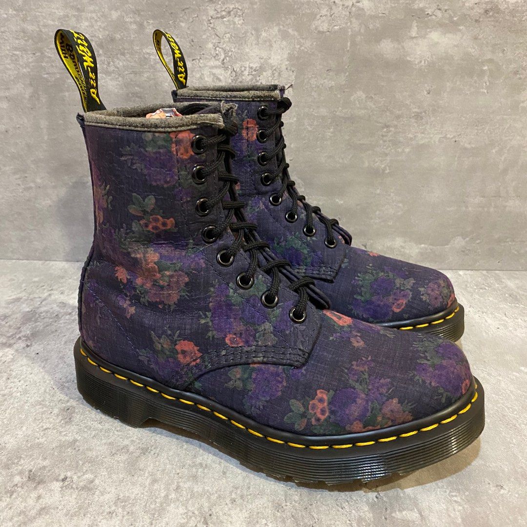 Dr martens castel boots shoes Women s Fashion Footwear Boots on