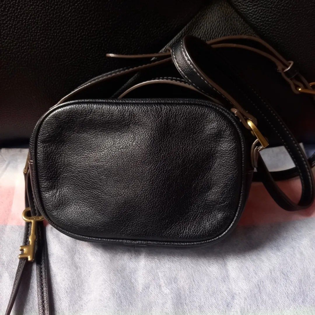 Fossil maisie camera bag, Barang Mewah, Tas & Dompet di Carousell