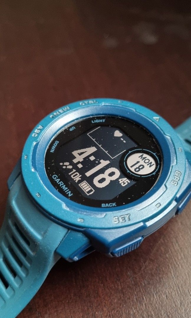 Garmin on sale instinct size