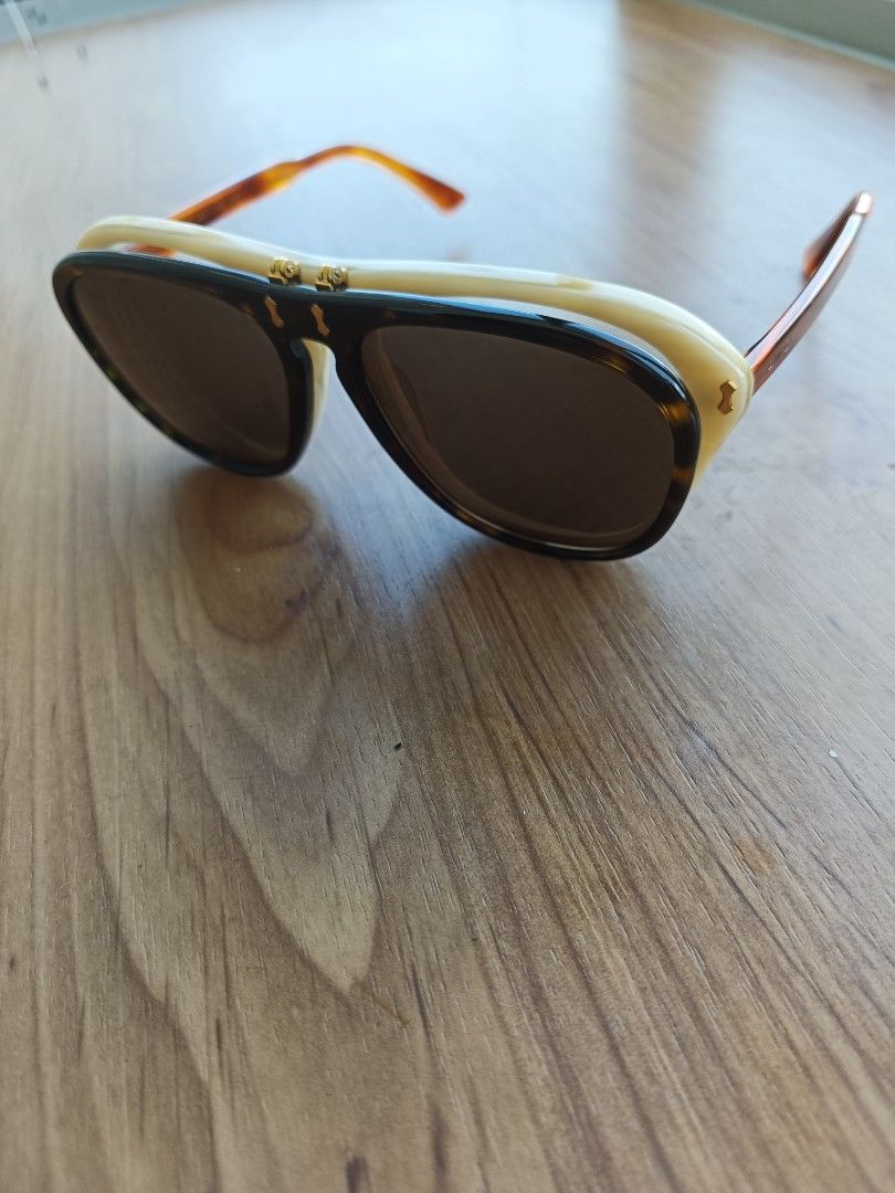 Gucci flip glasses top