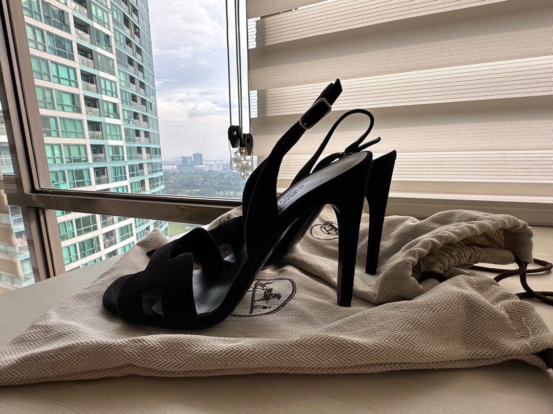 High heels store hermes