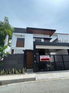 House and lot with pool in Greenwoods executive village pasig