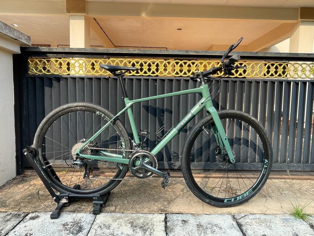 Cube sl shop hybrid road bike