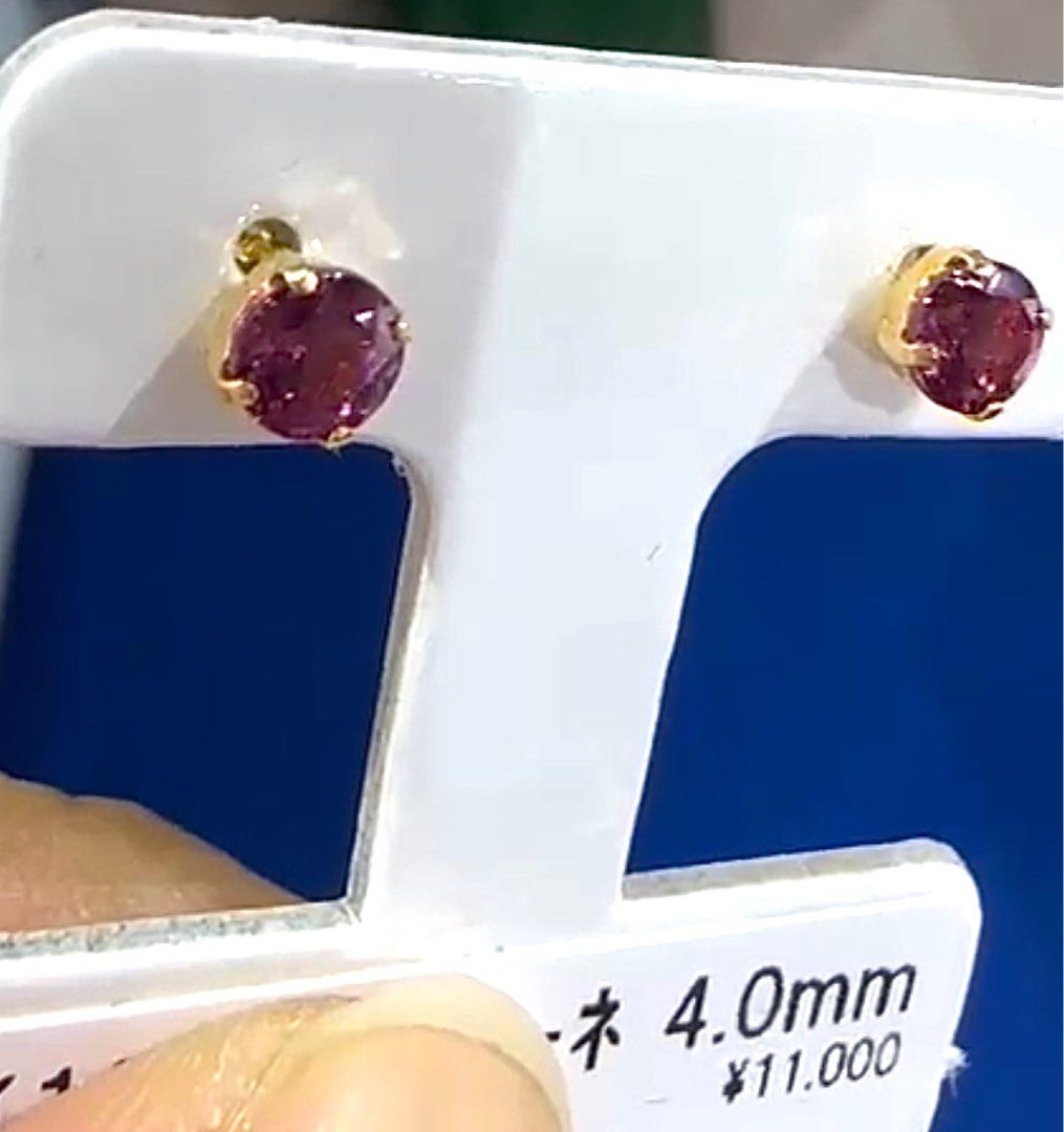 18K YG Red Garnet Ear Studs Women s Fashion Watches