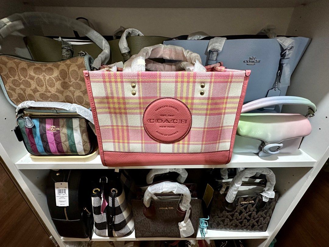 Michael kors or outlet tory burch