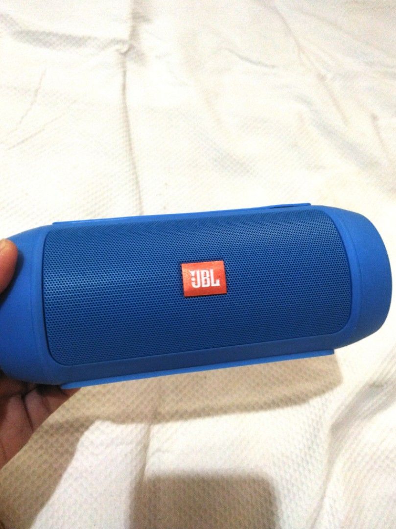 JBL Charge 2+ Speaker (Category: Portable Music Players) located in San Jose. Submitted by salt02 (Listing ID 1255594105, Image 1). Description: no more box and manual with usb and adapter bought in USA.