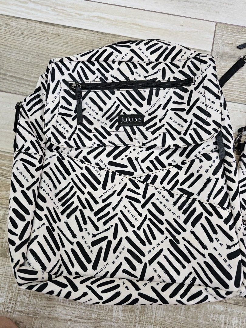 Jujube black and best sale white diaper bag