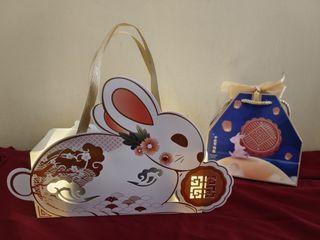 🏮🥮Lantern Mooncake Carrier - White Bunny  Gift Box with Fairy Lights