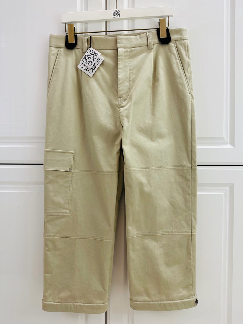 LOEWE CARGO PANTS COLOUR KHAKI SIZE 50, 名牌, 服裝- Carousell