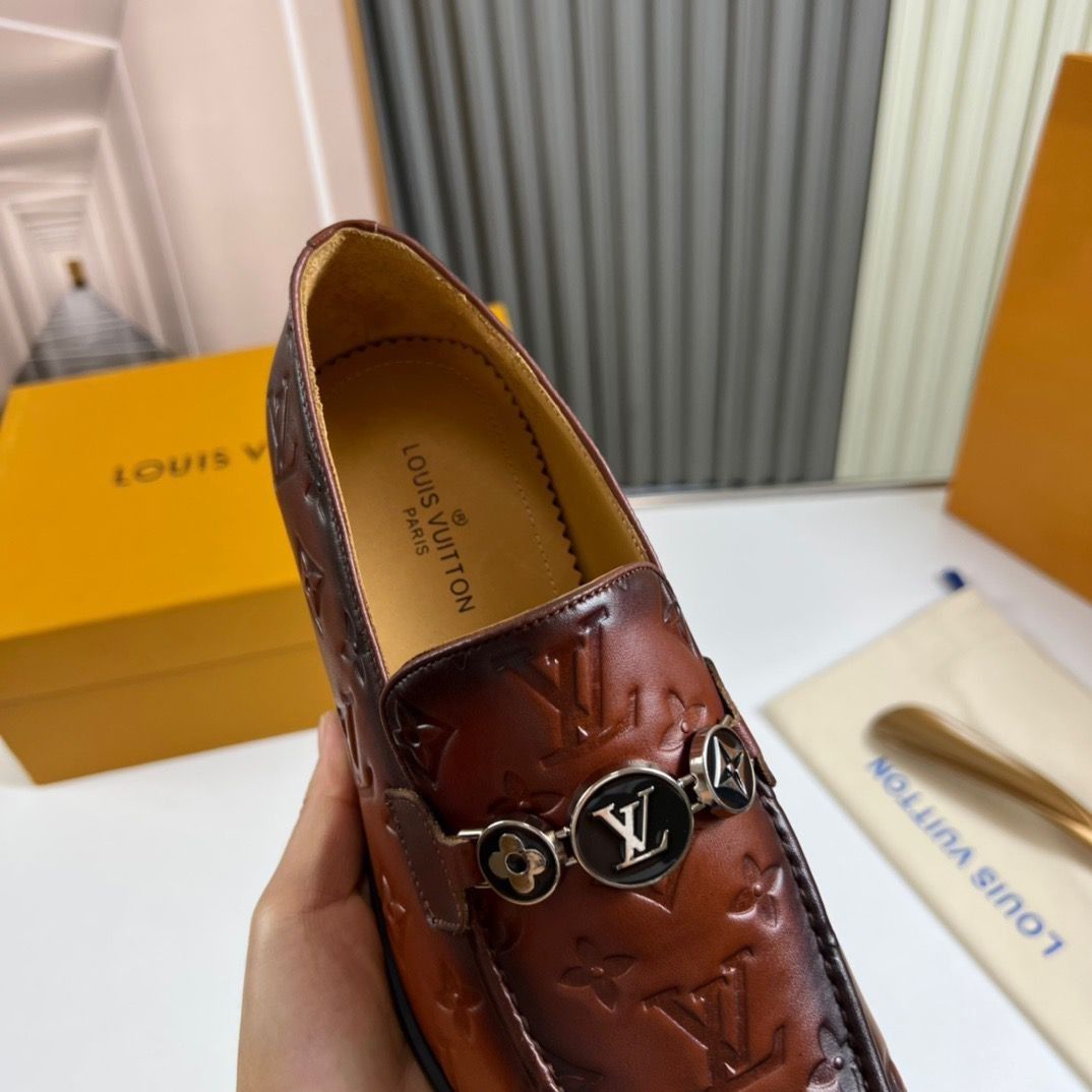 Original LV loafers shoes for Men, Men's Fashion, Footwear, Dress shoes on  Carousell