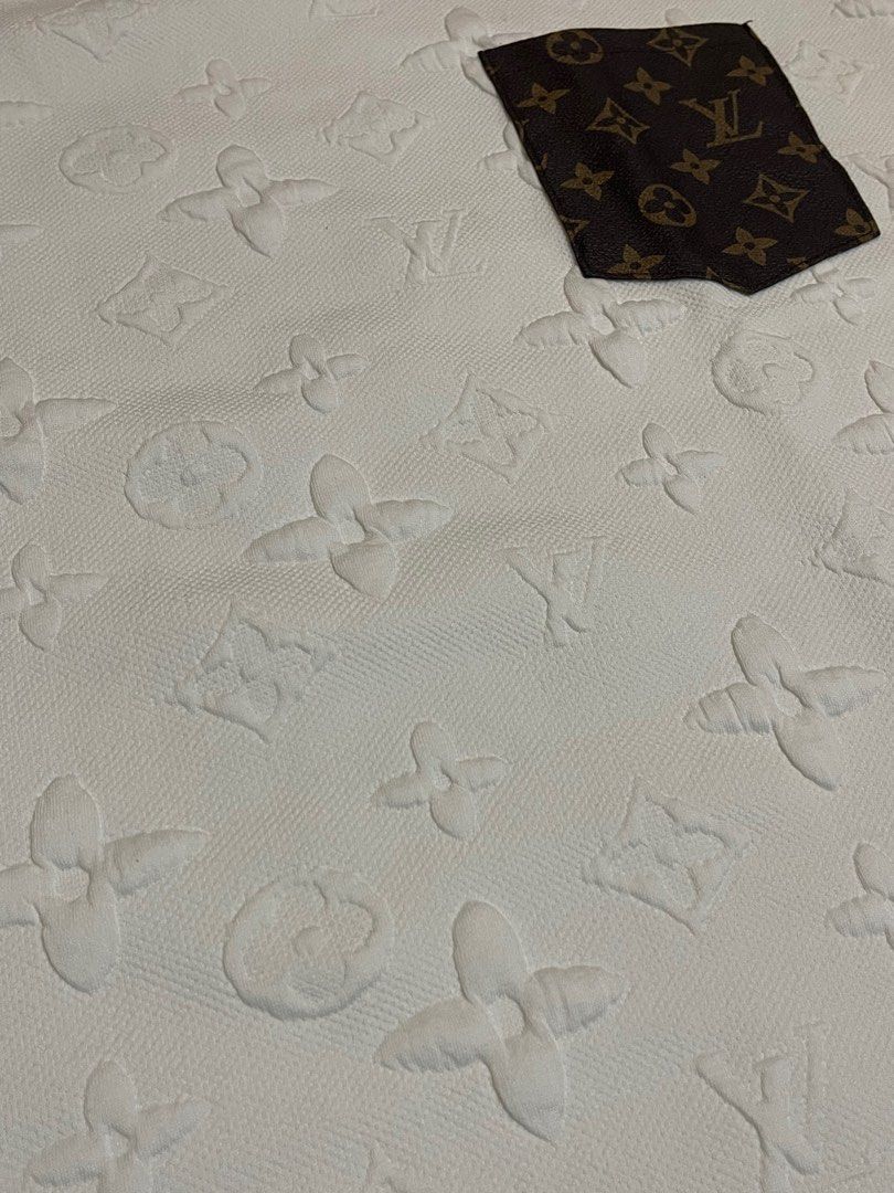 Louis Vuitton Embossed LV T-Shirt Blanc Optique White