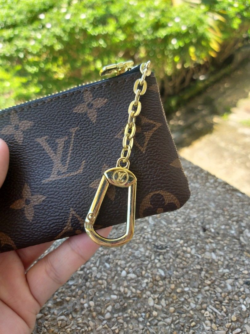 At Auction: Louis Vuitton, LOUIS VUITTON MONOGRAM KISSLOCK COIN PURSE
