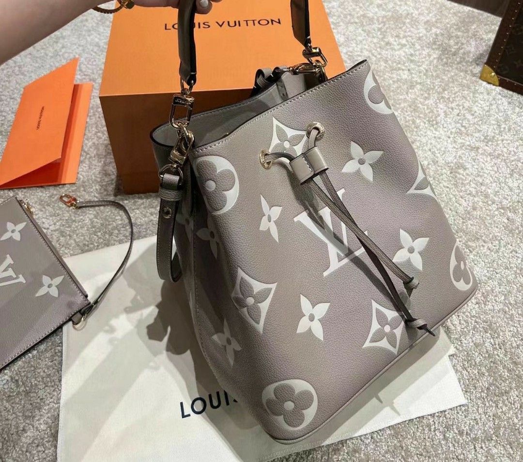 Pre-order LV Louis Vuitton Neonoe Bucket with Pouch Empreinte MM, Luxury,  Bags & Wallets on Carousell