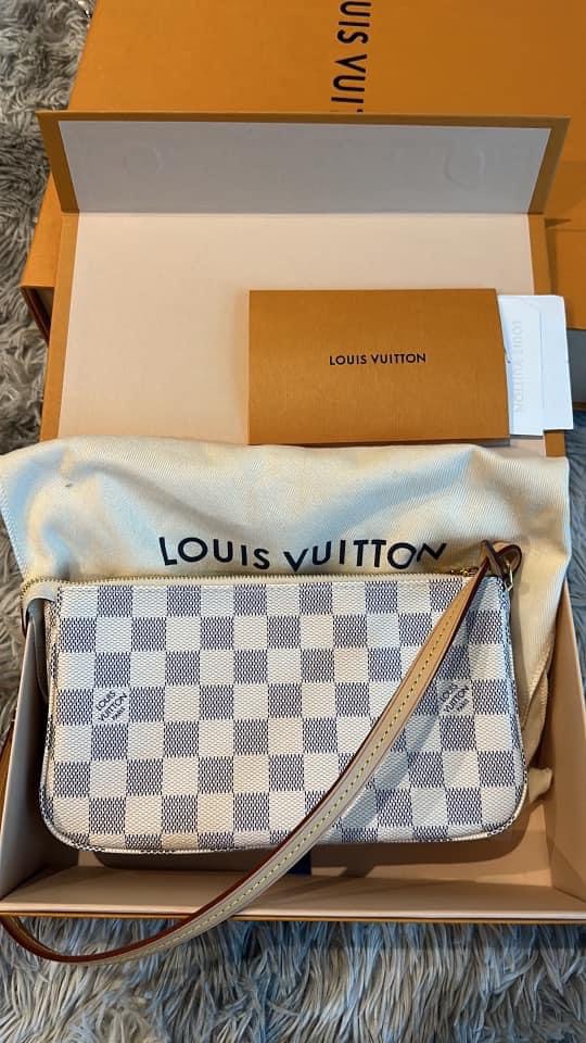 Louis Vuitton Phone Cases for Women - Poshmark