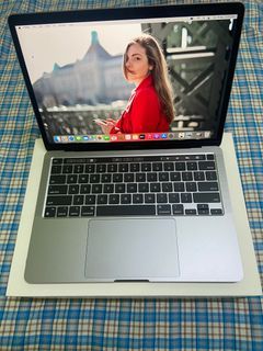 MacBook Pro 13inch M1 /16gb apple warranty 2015