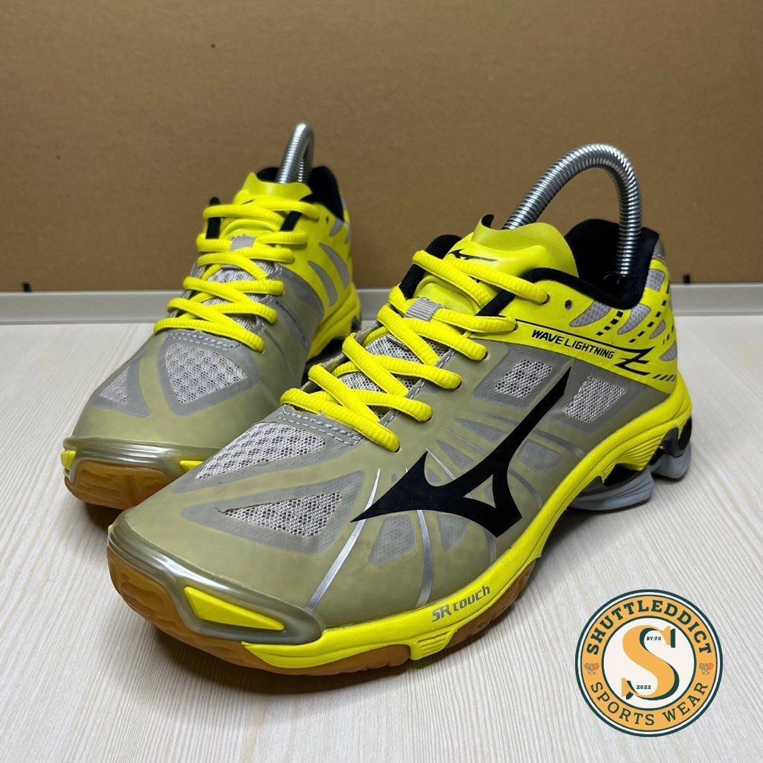 MIZUNO WAVE LIGHTNING Z. Sports Equipment Sports Games Racket