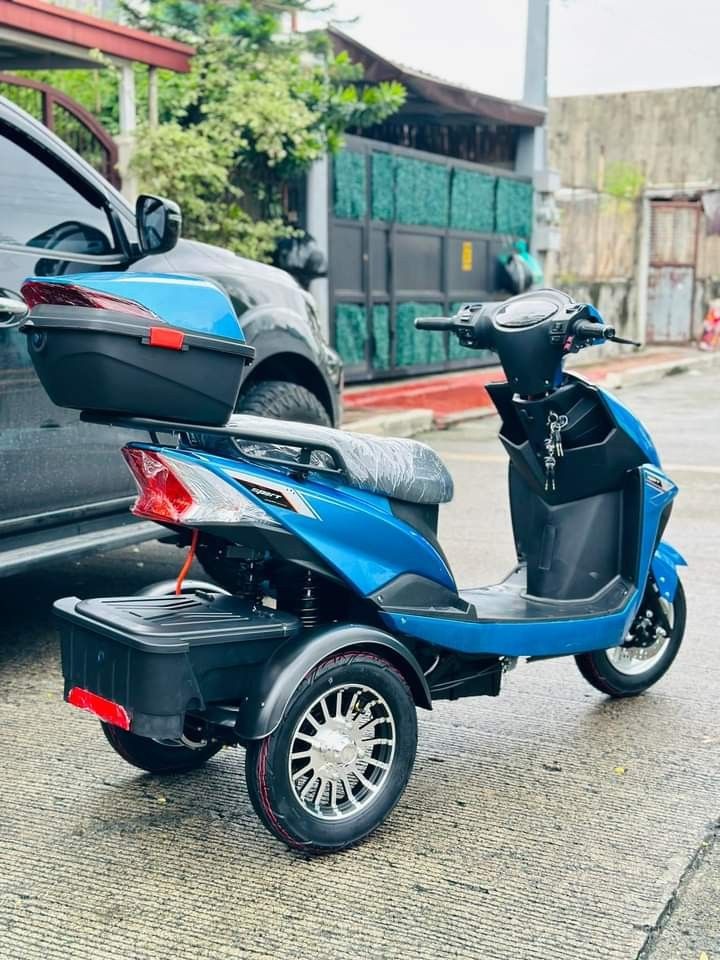 MOTOR 3-WHEELS EBIKE LIMITED EDITION 🔥 (Category: Bicycles) located in Pasig City. Submitted by gemma_00 (Listing ID 1255731658, Image 3). Description: TRENDING NA MOTOR STYLE 3-WHEELS PERO ELECTRIC BIKES? 🏍️ MOTOR 3-WHEELS EBIKE LIMITED EDITION 🔥 WAG NA PATUMPIK TUMPIK, SUGOD NA SA ATING BODEGA ANG DAMING FREEBIES🔥 💥SALE PRICE ▪️32,000👌🏻 🆓FREE HELMET 🆓FREE TOP BOX 🆓FREE SIDE MIRROR OPEN FOR INSTALLMENT ✅ HOME CREDIT OR CREDIT CARD ✅ 3 