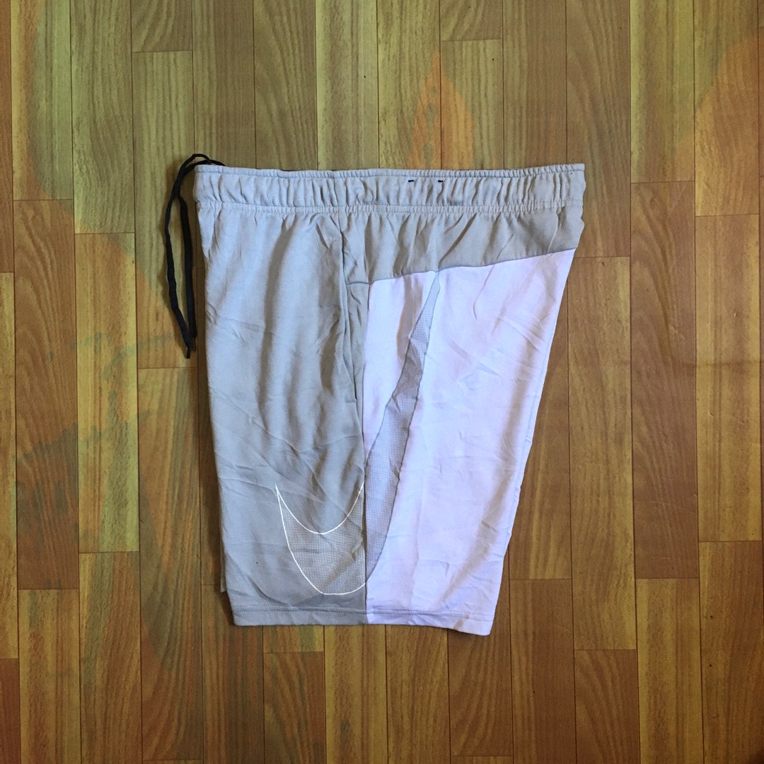 short nike big swoosh