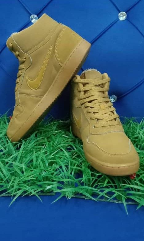 Nike ebernon top wheat