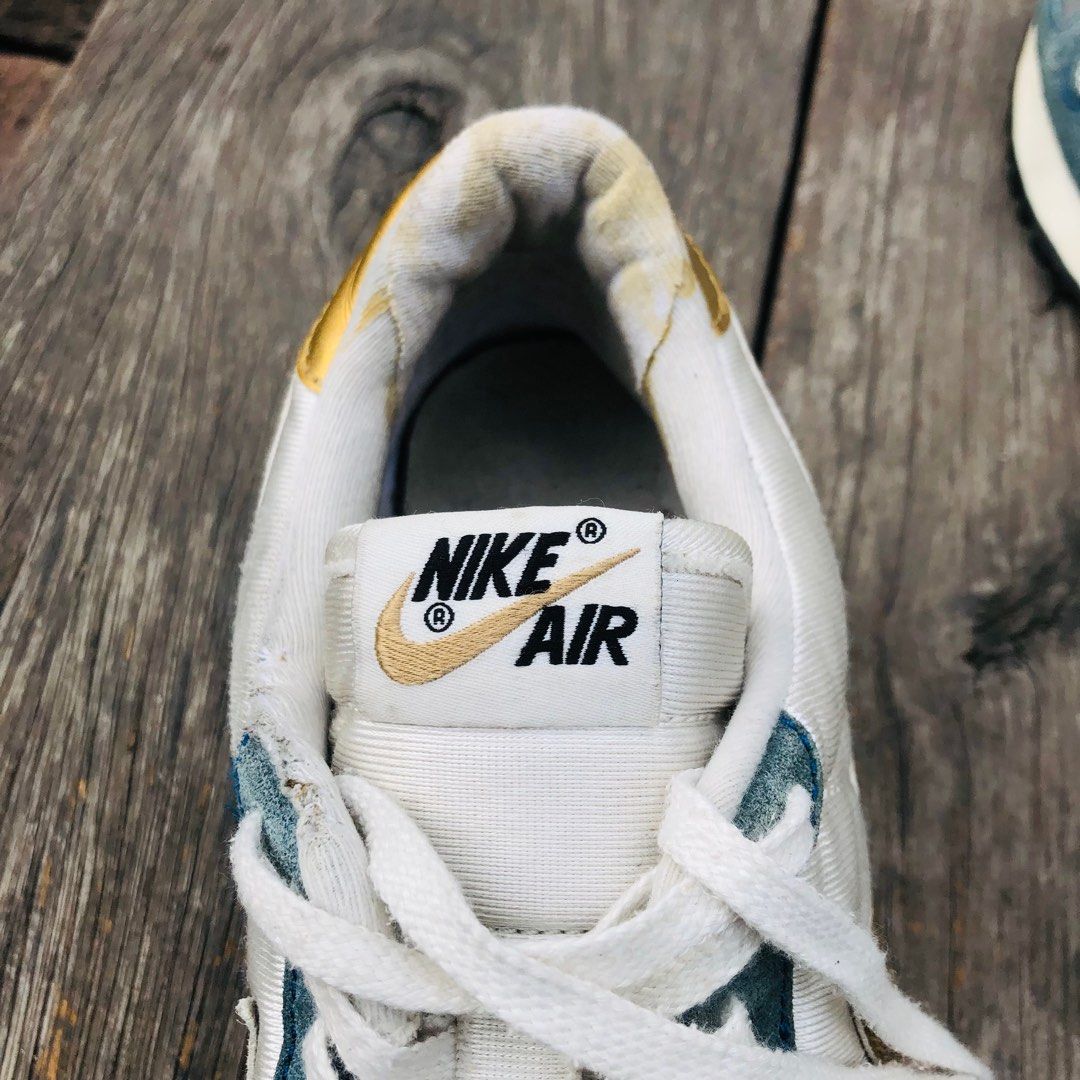 Nike International, Fesyen Pria, Sepatu Sneakers di Carousell