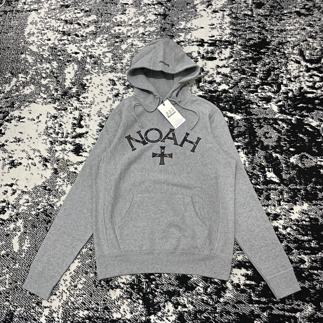 Noah x barbour online logo hoodie