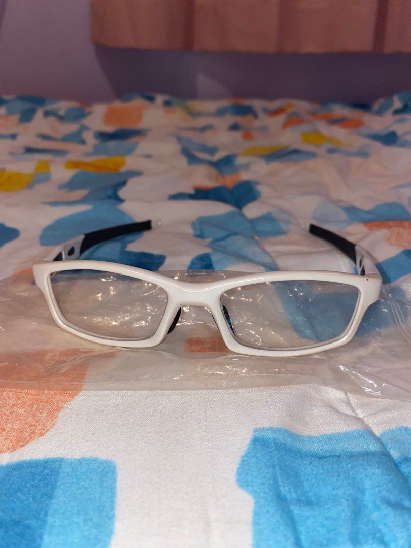 Oakley hotsell crosslink white