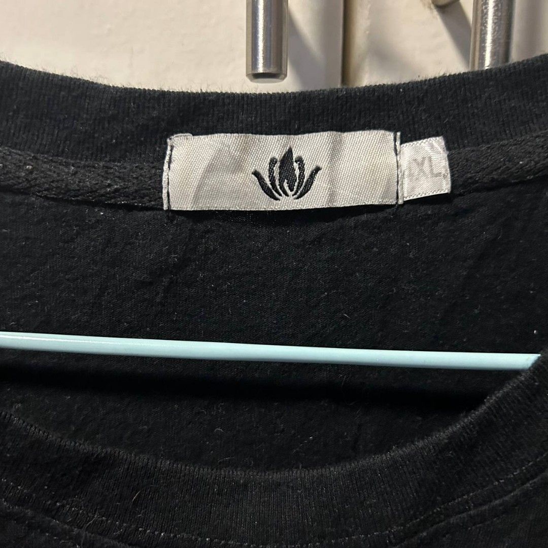 Off white Black Shirt XL (Category: Tshirts & Polo Shirts ) located in Caloocan City. Submitted by numyard (Listing ID 1255598627, Image 3). Description: 24x28.5in.