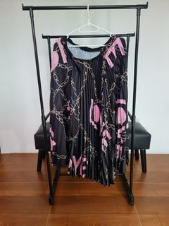 Pleated satin skirt Large