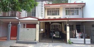 Poblacion Makati  House and lot For Sale with 2 Doors Apartments
