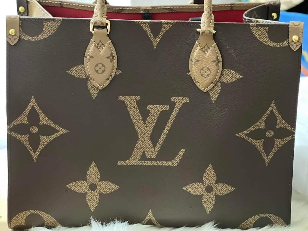 Preloved LV OTG MM size (Category: Luxury Bags & Wallets) located in Mabalacat. Submitted by maiyasluxurybagshoppe (Listing ID 1255763638, Image 2). Description: .