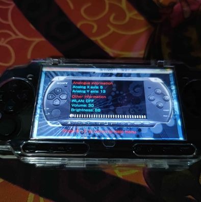 PSP 2000 SLIM + CUSTOM BATTERY, Video Gaming, Video Game Consoles ...