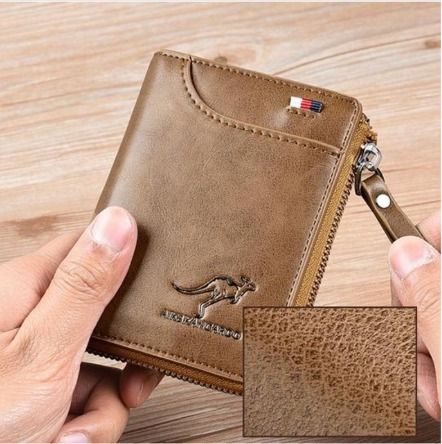 Men shop money bag