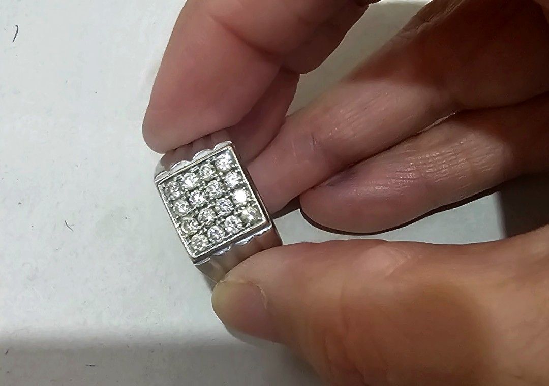 Ring with natural diamond (Category: Jewelry) located in Pasig City. Submitted by timsunga (Listing ID 1255618772, Image 1). Description: size 11 14k gold setting.