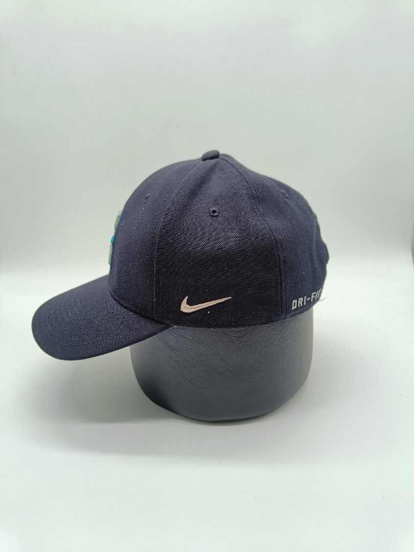 Kyrie best sale friends hat