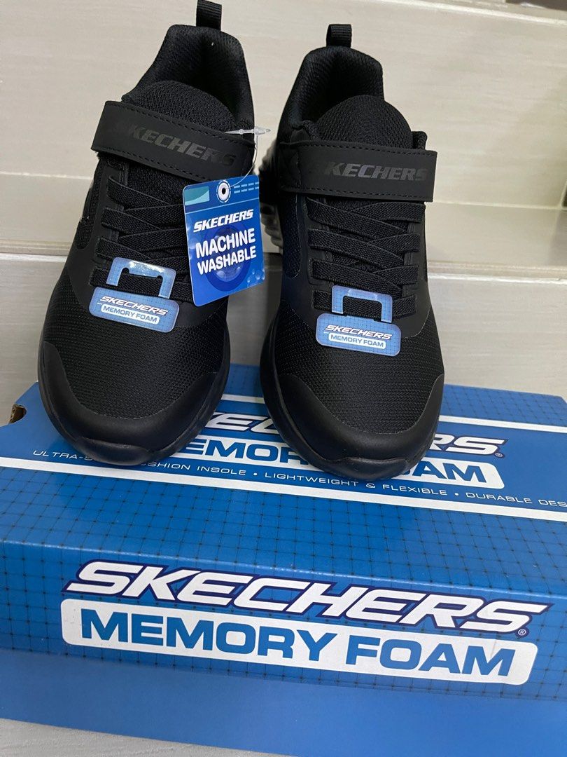 Skechers lightweight 2024 memory foam shoes