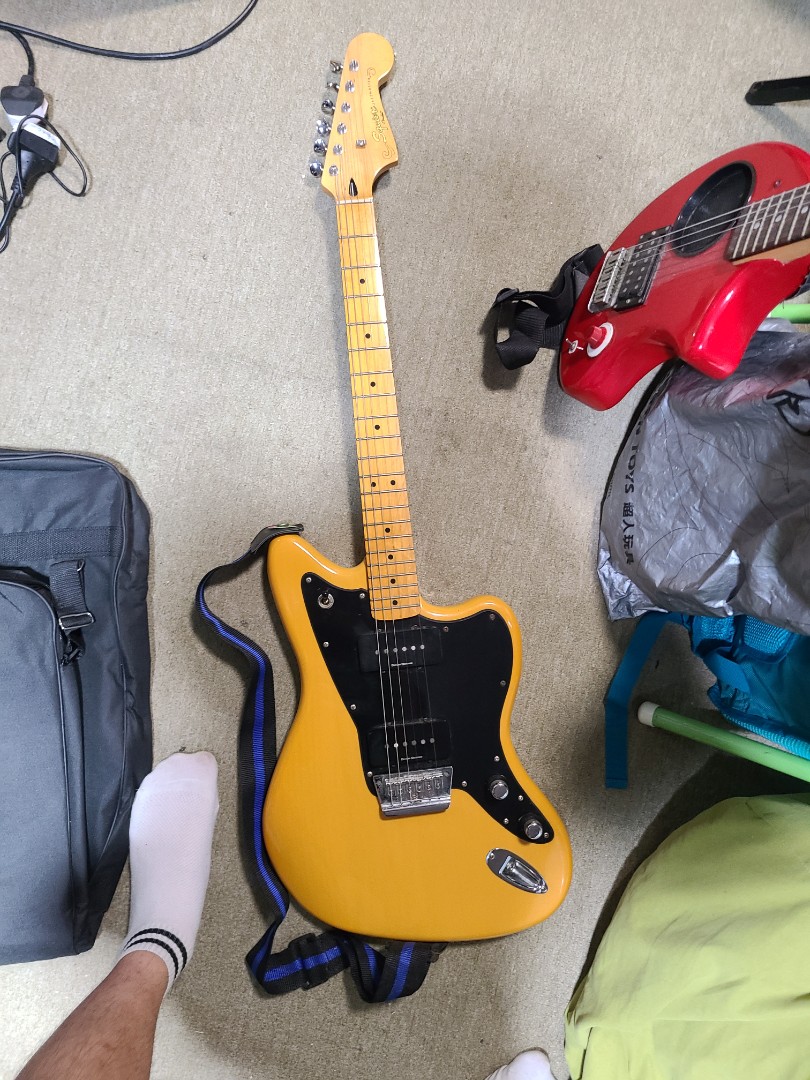 Squire Jazzmaster, 興趣及遊戲, 音樂、樂器& 配件, 樂器- Carousell