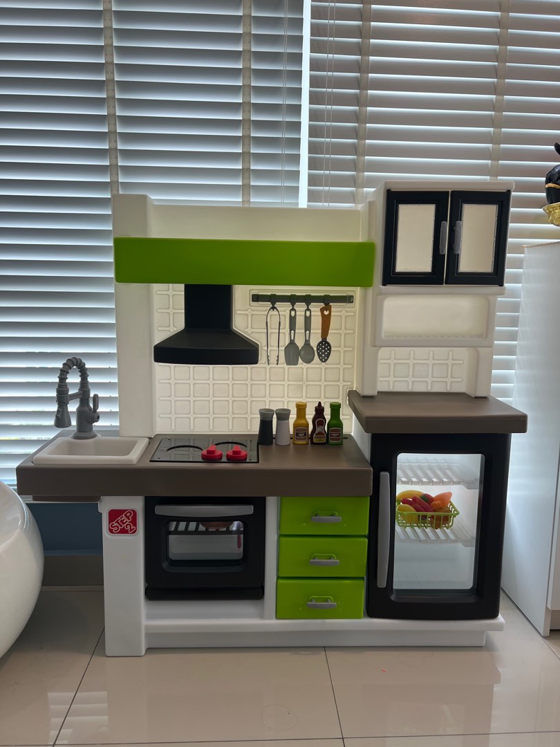 Step 2 on sale euro kitchen
