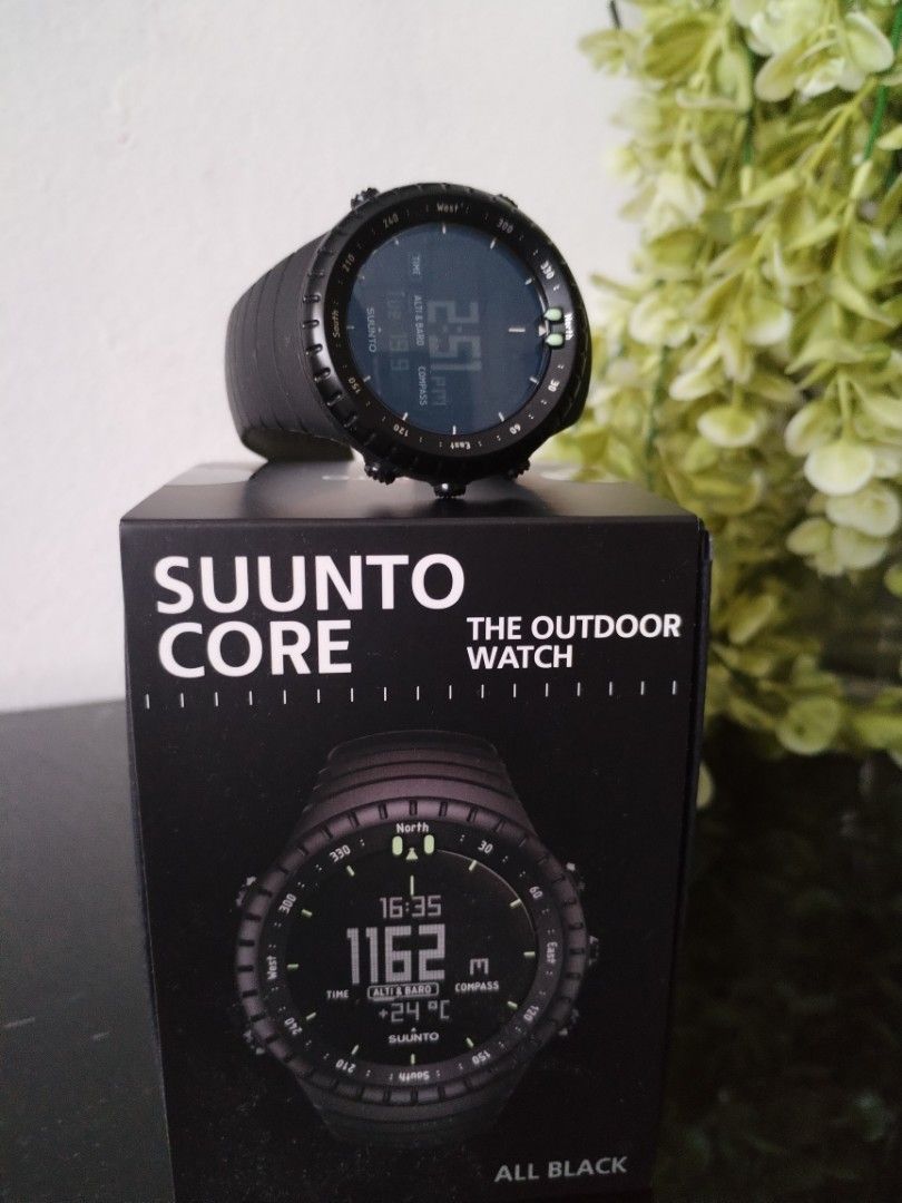 Suunto core all black best sale heart rate monitor watch