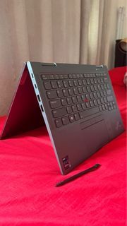 Thinkpad X1 Yoga Core i7 with Ram 32GB LTE