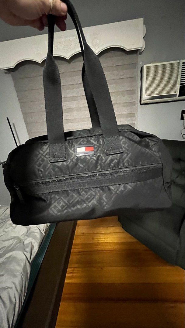 Tommy Hilfiger Overnight/ Weekender Bag, Luxury, Bags & Wallets on