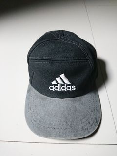 Topi hitam