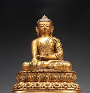 Top-quality Sakyamuni Buddha statue, copper-plated material, gilded Tantric Buddha statue made in the Qianlong period of the Qing Dynasty, museum quality rare