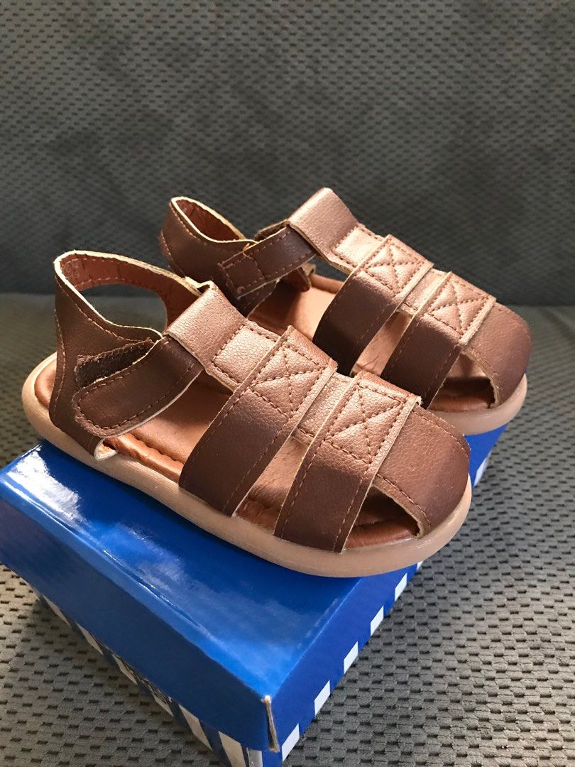Tough kids hotsell sandals