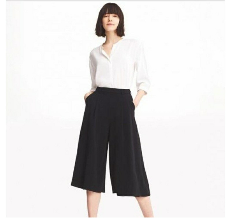 Uniqlo Gaucho pants, Women's Fashion, Bottoms, Other Bottoms on Carousell