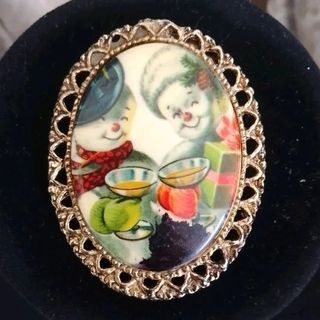 USA Vintage Porcelain Fragonard Snowman and Clown Cameo Estate Pin Brooch